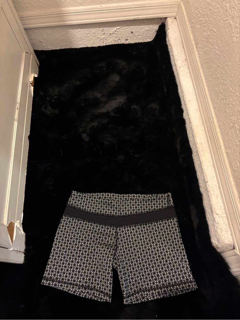 Lululemon shorts size 6